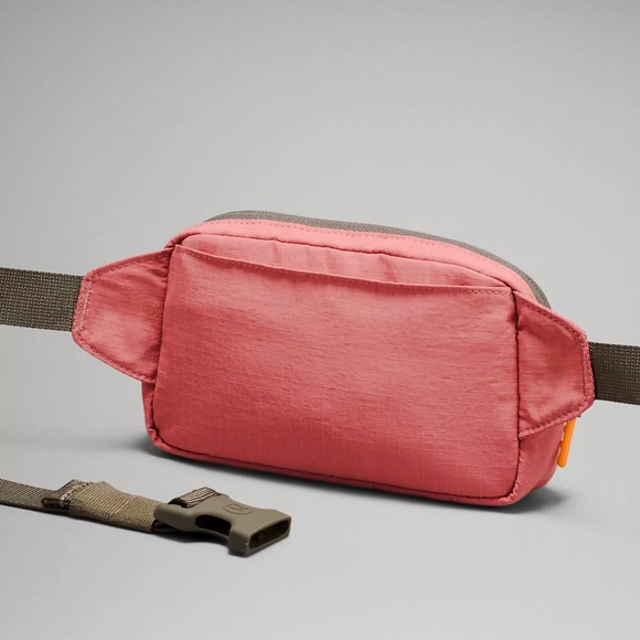 Lululemon Mini Belt Bag Brier Rose Fanny Pack NWT Sealed Package - Picture 4 of 9